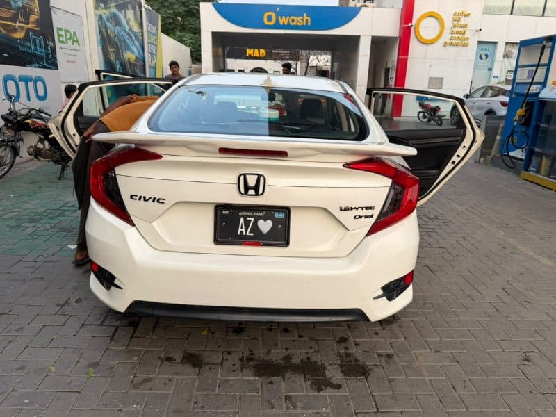 Honda Civic Oriel 1.8 i-VTEC CVT thumbnail 2