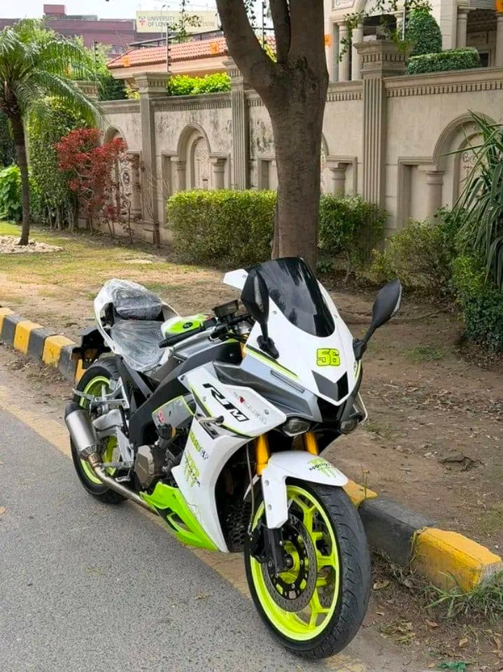 Yamaha YZF-R1