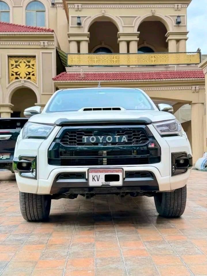 Toyota Hilux Revo G Automatic 3.0