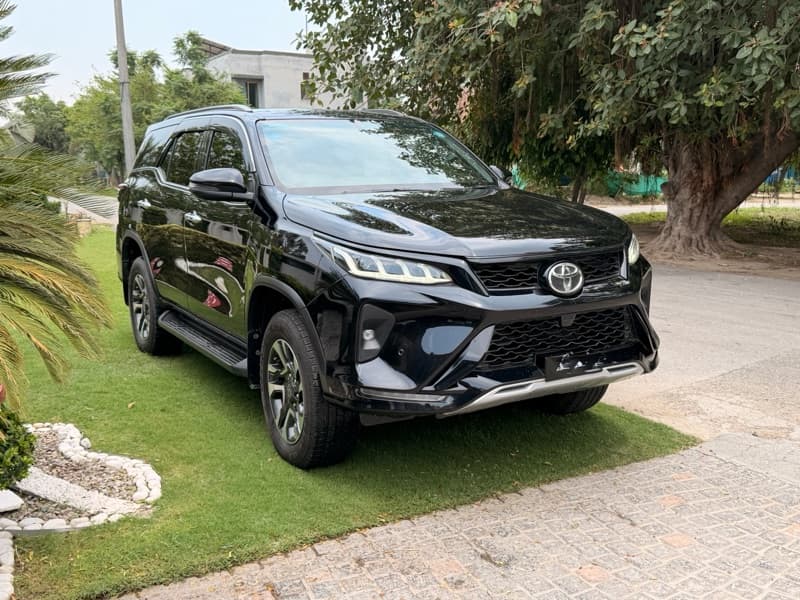 Toyota Fortuner Legender