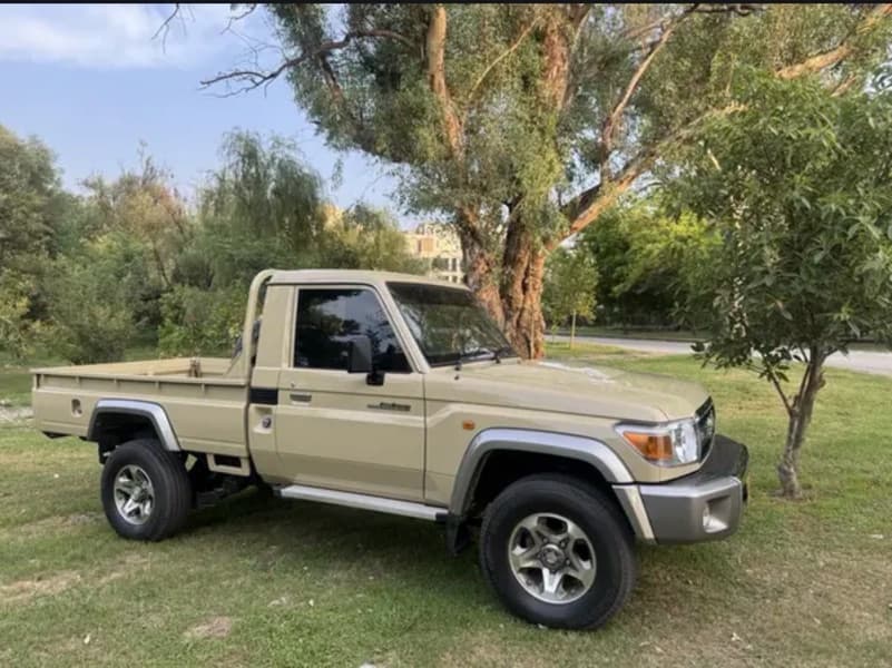 Toyota Land Cruiser 79 Series 30th Anniversary