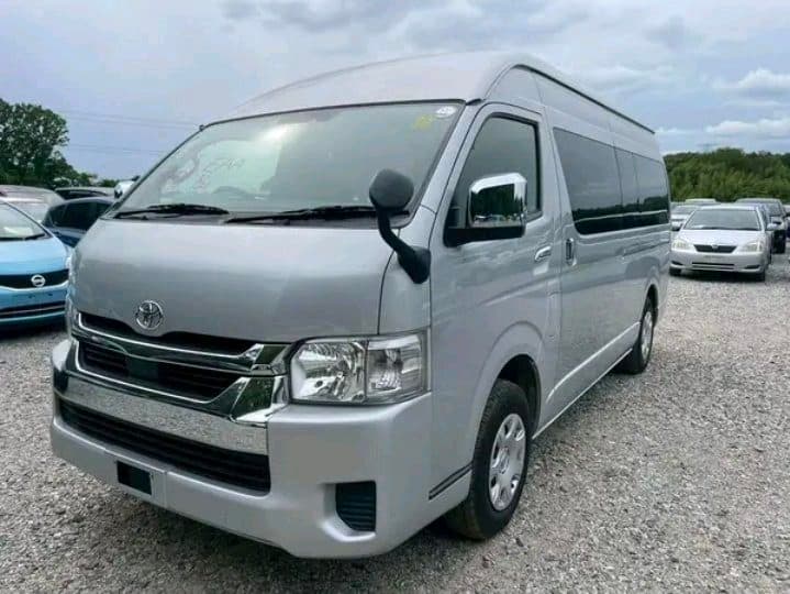 Toyota Hiace TRH 229