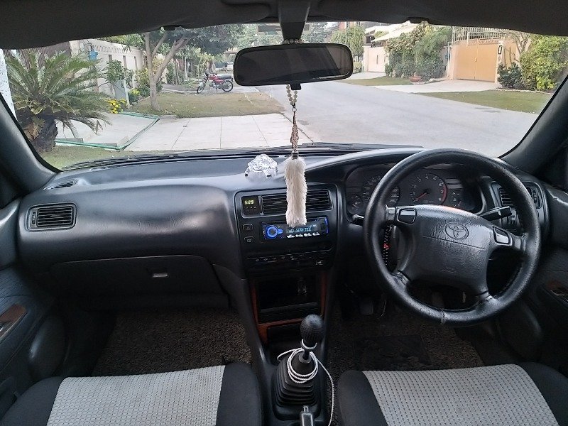 Lahore Toyota Corolla GL Saloon 1999