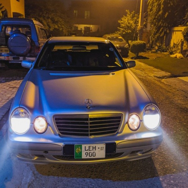 Lahore Mercedes Benz E Class E 220 d 2001