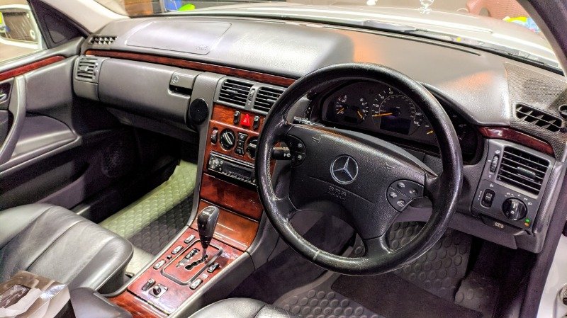 Lahore Mercedes Benz E Class E 220 d 2001