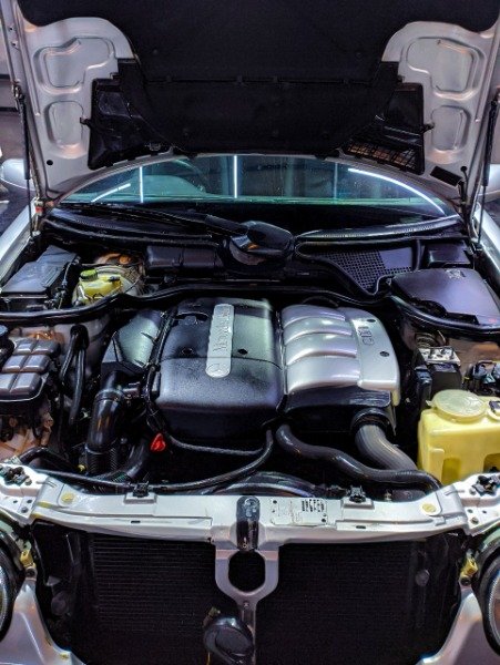Lahore Mercedes Benz E Class E 220 d 2001