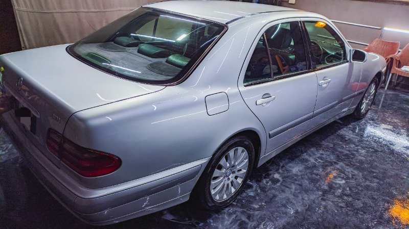 Lahore Mercedes Benz E Class E 220 d 2001