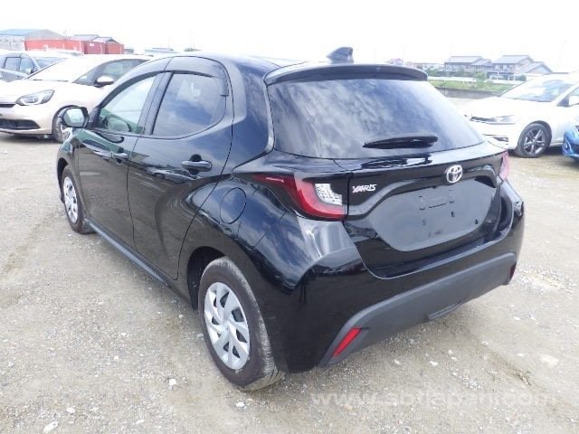 Toyota Yaris Hatchback 2022 black 2025 FRESH CLEAR 4 GRADE