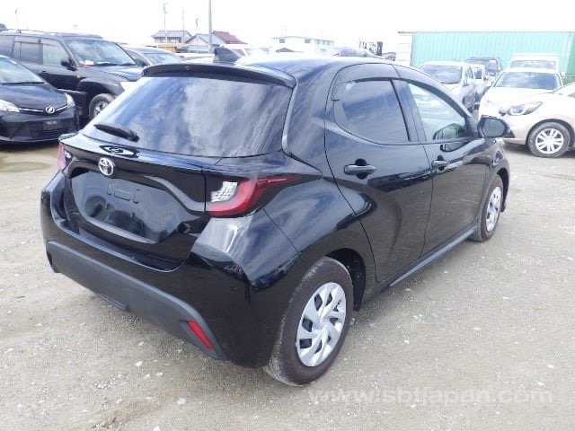 Toyota Yaris Hatchback 2022 black 2025 FRESH CLEAR 4 GRADE