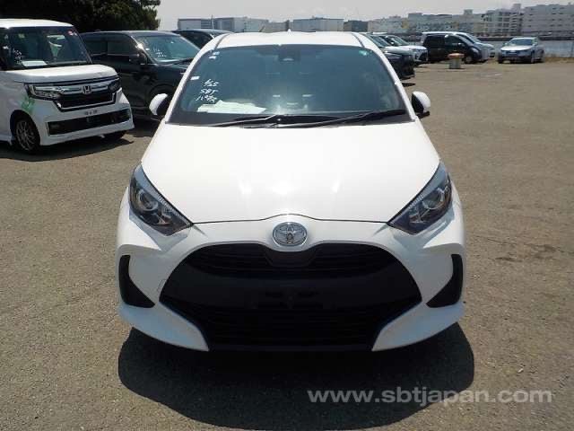 Toyota Yaris Hatchback 2022 Pearl White