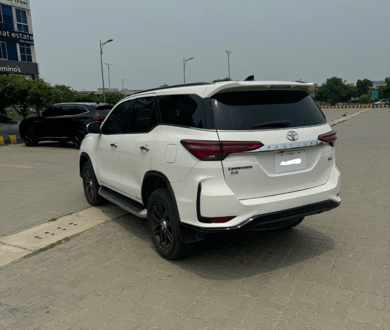 Toyota Fortuner 2.8 Sigma 4 2019  Lahore