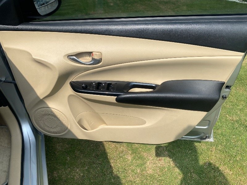 Toyota Yaris Sedan 2021 Silver Metallic