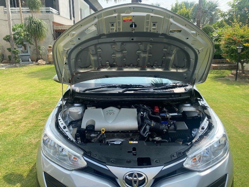 Toyota Yaris Sedan 2021 Silver Metallic