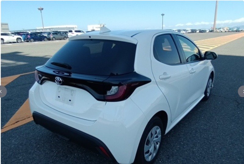 Toyota Yaris Hatchback 2022 White