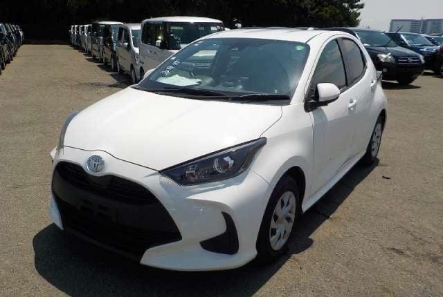 Toyota Yaris Hatchback 2022 Pearl White