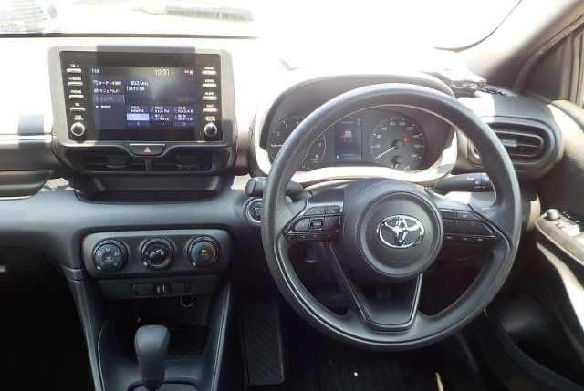 Toyota Yaris Hatchback 2022 Pearl White