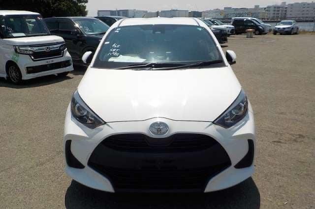 Toyota Yaris Hatchback 2022 Pearl White