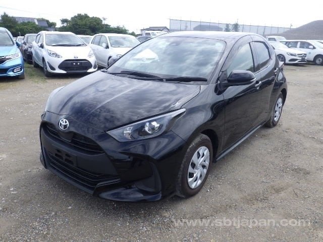 Toyota Yaris Hatchback 2022 black 2025 FRESH CLEAR 4 GRADE
