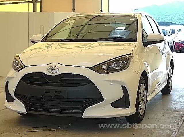 Toyota Yaris Hatchback 2022 Pearl White