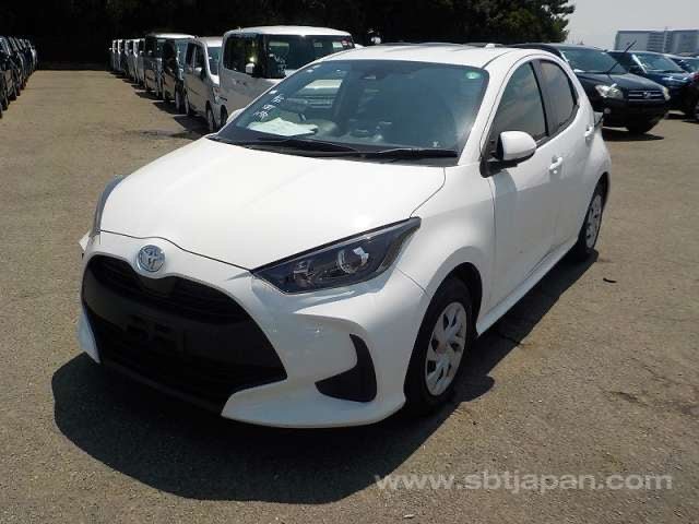 Toyota Yaris Hatchback 2022 Pearl White