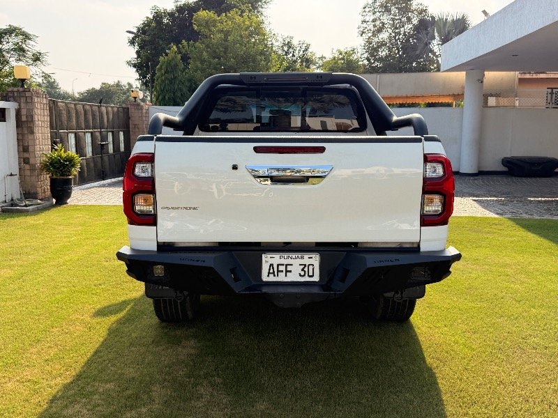 Toyota Hilux Revo V Automatic 2.8 2021 Lahore